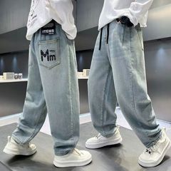 男児ジーパン春と秋の新商品の中で子供の春のカジュアルなズボンの子供のストレートズボンの洋風がゆったりしています。