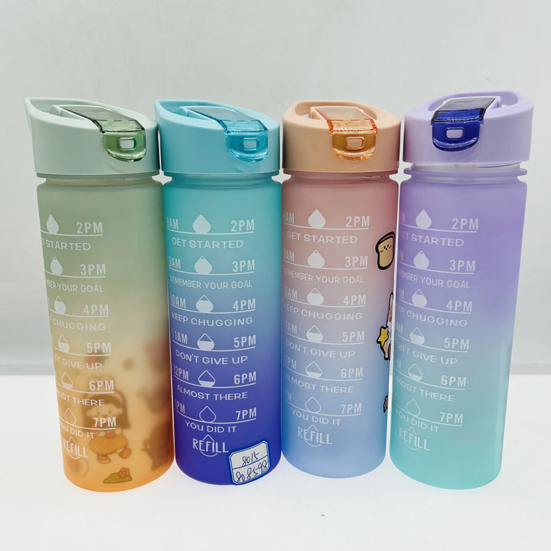 Weilong gradiente de gran capacidad de silicona boquilla de succión taza de plástico deportes esmerilado taza de agua con escala portátil taza práctica