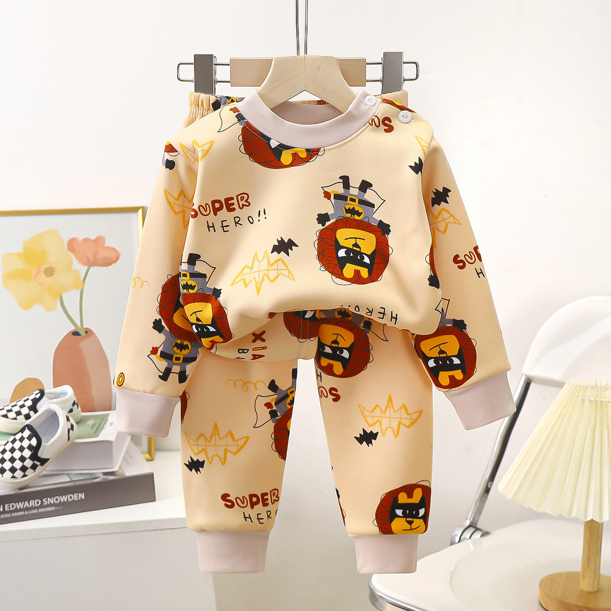 Ropa interior infantil con terciopelo y conjunto de calor para niños nuevos tipos de seda de leche gruesa niñas chaqueta de otoño pantalones de otoño pijamas ropa infantil