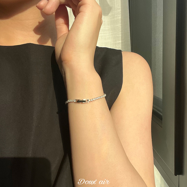 Niche cold style bright shining zircon bracelet women's super flash…