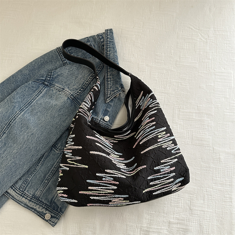 Casual versátil bolso de nylon para mujeres 2024 nuevo popular bolso de hombro de moda super caliente