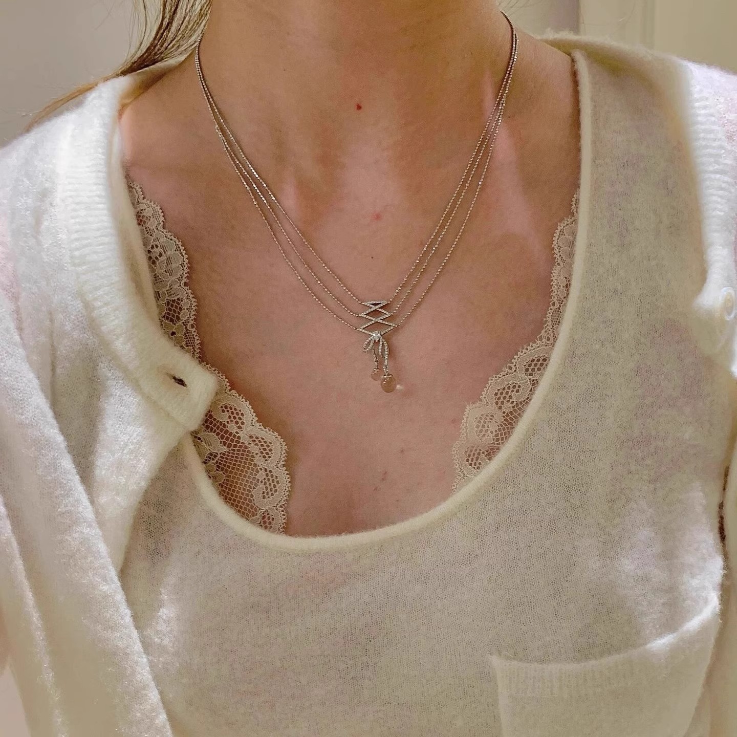 Silver Bowknot Beaded Necklace Elegant Transparent Collarbone Chain_voghion.com