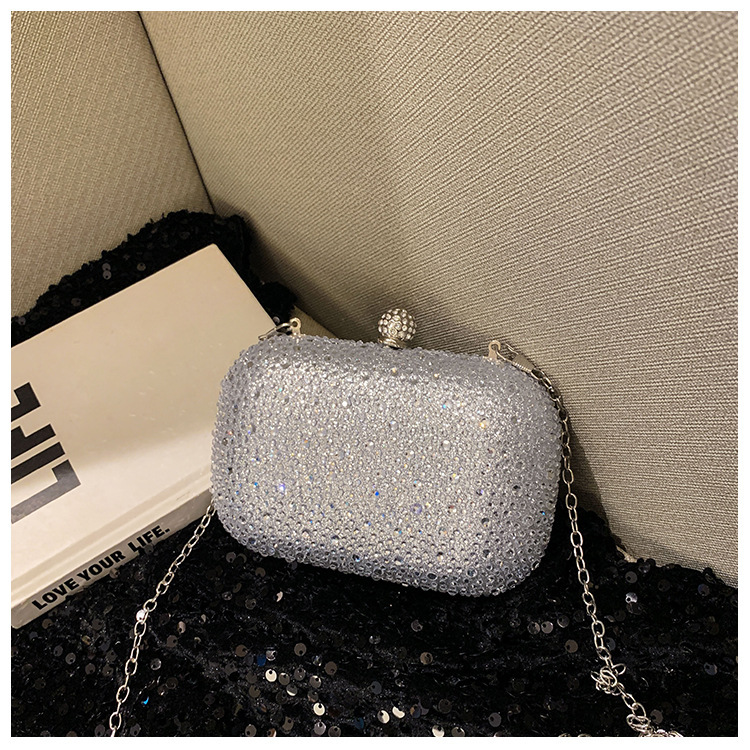 Bolsa de cena de estilo europeo y americano transfronterizo para damas brillante decoración de diamante tipo caja de mano elegante estilo de moda bolsa de cena