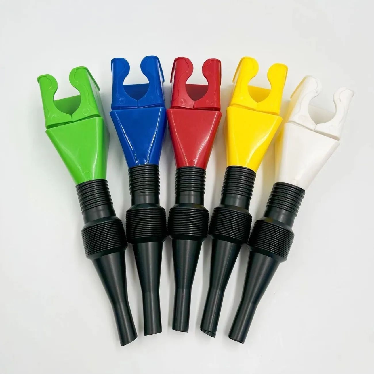 [1] oil pouring free convenient refueling funnel square thick buckle car tanker oil pouring artifact