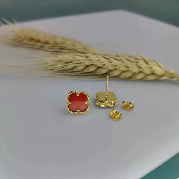Golden onyx earrings