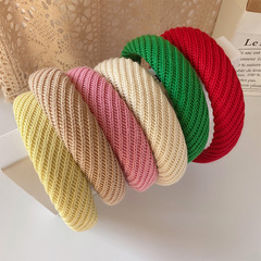 New Autumn/Winter Handmade Knitted Wool Hairband for Women: Wide-Edge, High-Crown Design, Perfect for Styling and All-Outing — Versatile Headwear