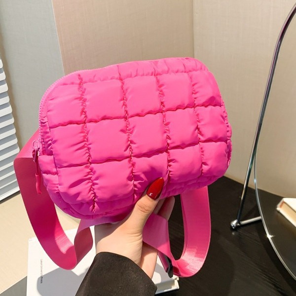 2024跨境新款车缝线腰包欧美时尚羽绒服包斜挎运动小背包骑行胸包