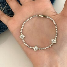 小众轻奢复古咖啡金四叶花锆石手链女日常简约独特百搭气质手饰品