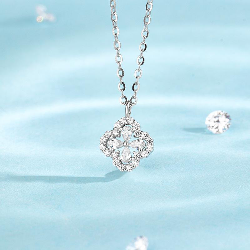 Sterling Silver Four-leaf Clover Necklace With Inlaid Diamonds_voghion.com