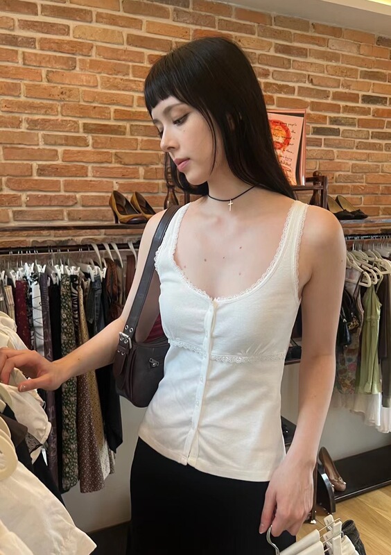 BM style white lace collar waist camisole women's bm all-match hot girl style Korean style base jacket BM style white lace collar waist camisole women's bm all-match hot girl style Korean style base jacket