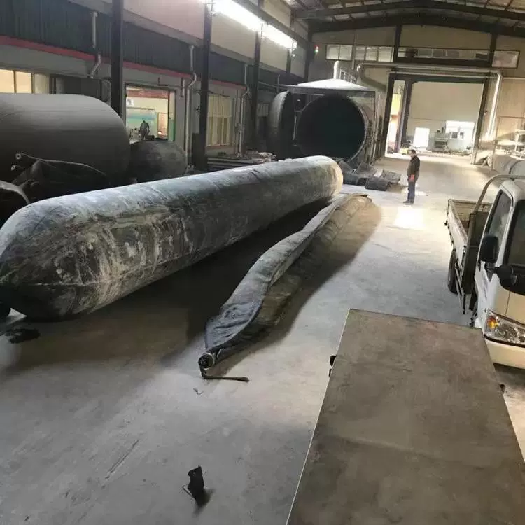 船用充气橡胶气囊、下水用护舷气囊、定制、沉船打捞用