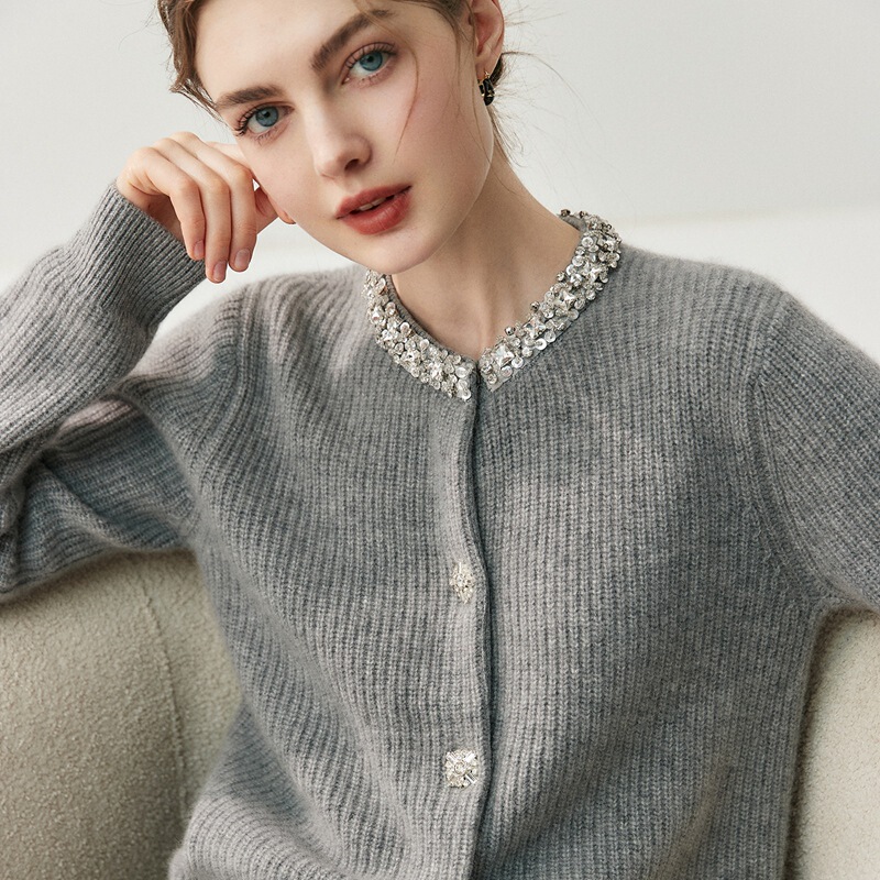 Fashionable Diamond-Encrusted Thickeneded Cashmere Cardigan Women's Lightweight Warm Sweater 2025 Autumn and Winter Round Neck Elegant Knitted Jacket