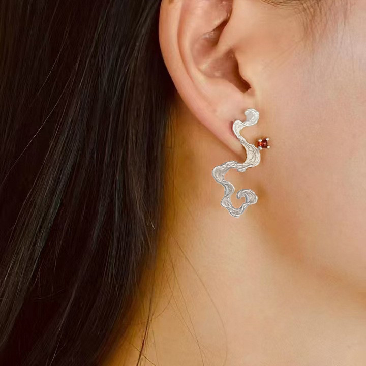 Asymmetrical design elegant earrings