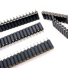 2.54mm pitch 1*2/3/4/5/6/10/12/20/40Pin single row female round hole plastic standoffs 7.0/7.1MM