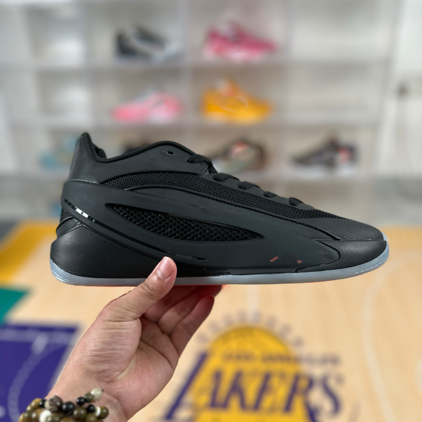 Zapatillas de Baloncesto Bajas para Hombre Luka 5, Tela de Malla y Caucho, Transpirable y Antideslizante, para Baloncesto