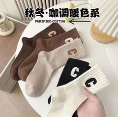 刺繡大C字母襪子女中筒襪秋冬咖色外穿配鯊魚褲韓版ins潮長襪代發