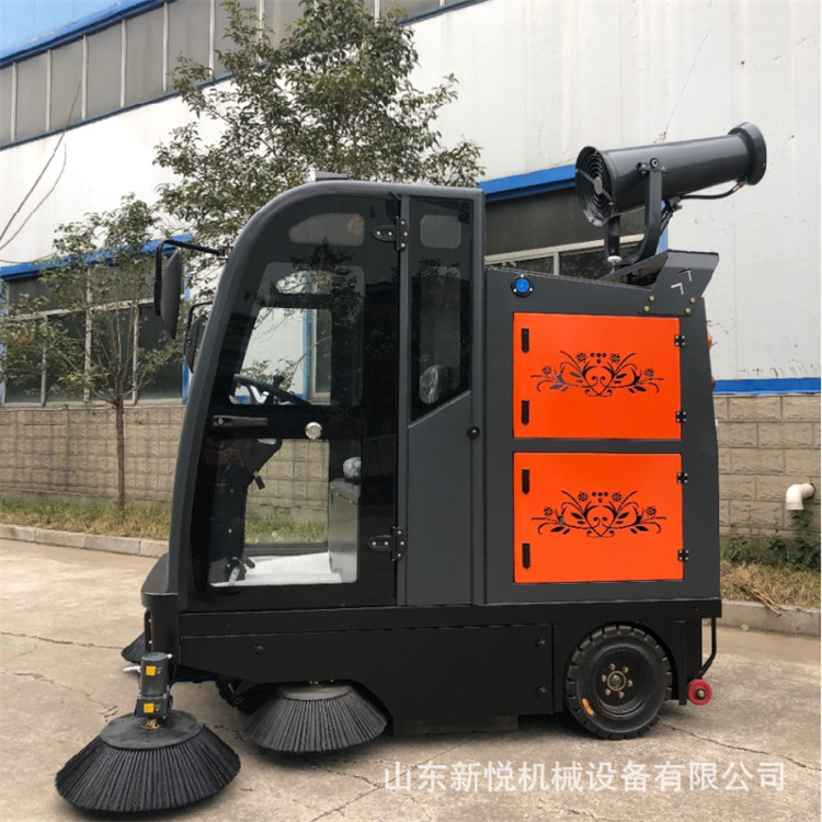 五刷电动扫地车 全封闭洒水道路工业清扫车 厂家物业驾驶式扫地机