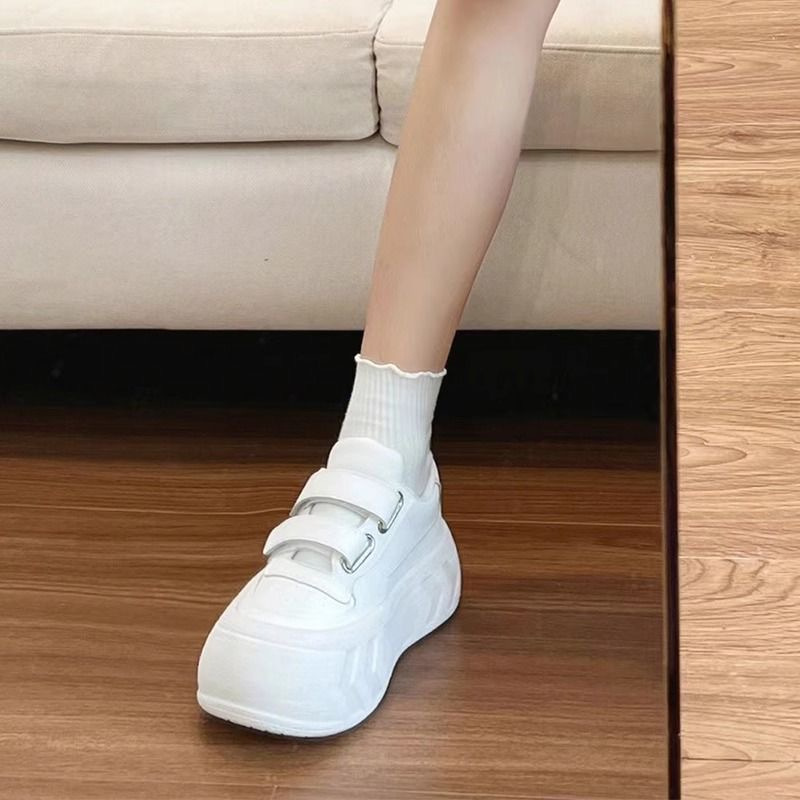 Velcro cabeza grande zapatos de pan de suela gruesa mujer 2025 otoño nuevo estilo universitario deportes ocio realzar zapatos blancos mujer