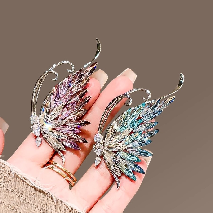 High-end Fashion Animal Butterfly Brooch Women's New Niche Elegant Light Luxury Corsage Suit Coat Pin Accessories