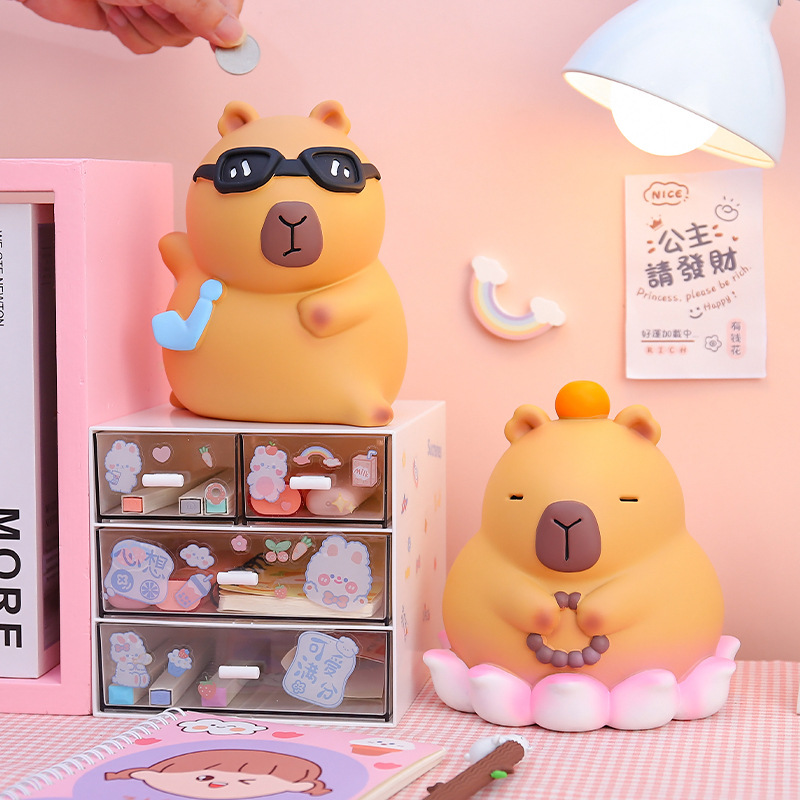 작은 빨간 승마 책 창조적 인 슈퍼맨 기니 돼지 저금통 비닐 드롭 방지 실용적인 대용량 돼지 저금통 선물 공장 아울렛