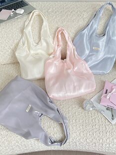 Vest, capacious one-shoulder bag