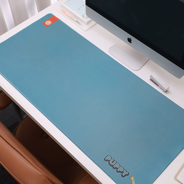 Blue table mat