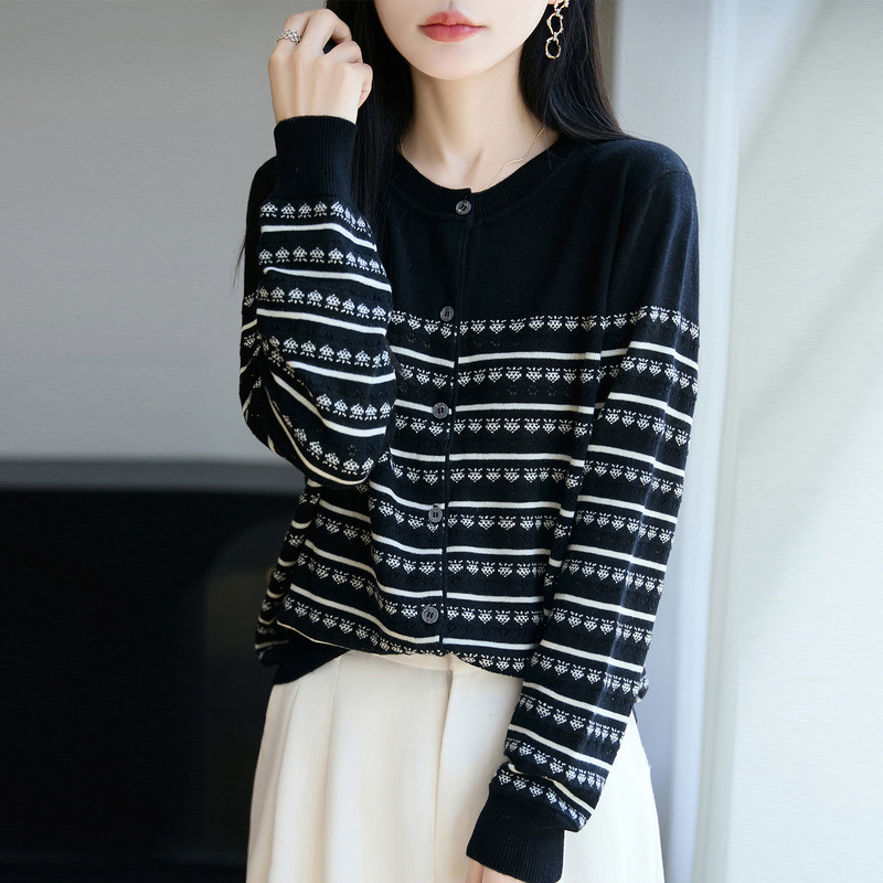 早秋条纹针织开衫外套女2025新款春秋外搭洋气毛衣大码女装上衣|undefined