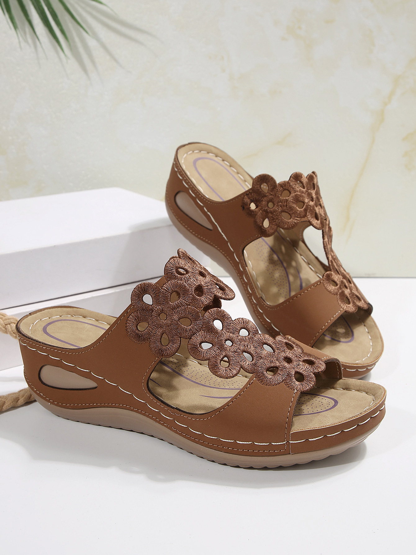 Womens Wedge Sandals Plus Size Hollowed Thick Sole Summer Shoes_voghion.com