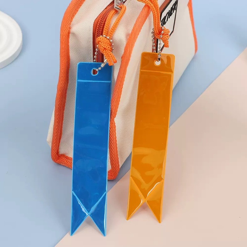 マルチカラーオプションの学生スクールバッグ反射ペンダント PVC キーホルダーアクセサリー両面反射ペンダントキーホルダー警告|undefined