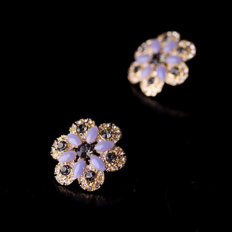 Fashion Simple Flower Stud Earrings Sweet Artistic Temperament Flower Earrings Exquisite Small Beautiful Ear Rings Wholesale display picture 11