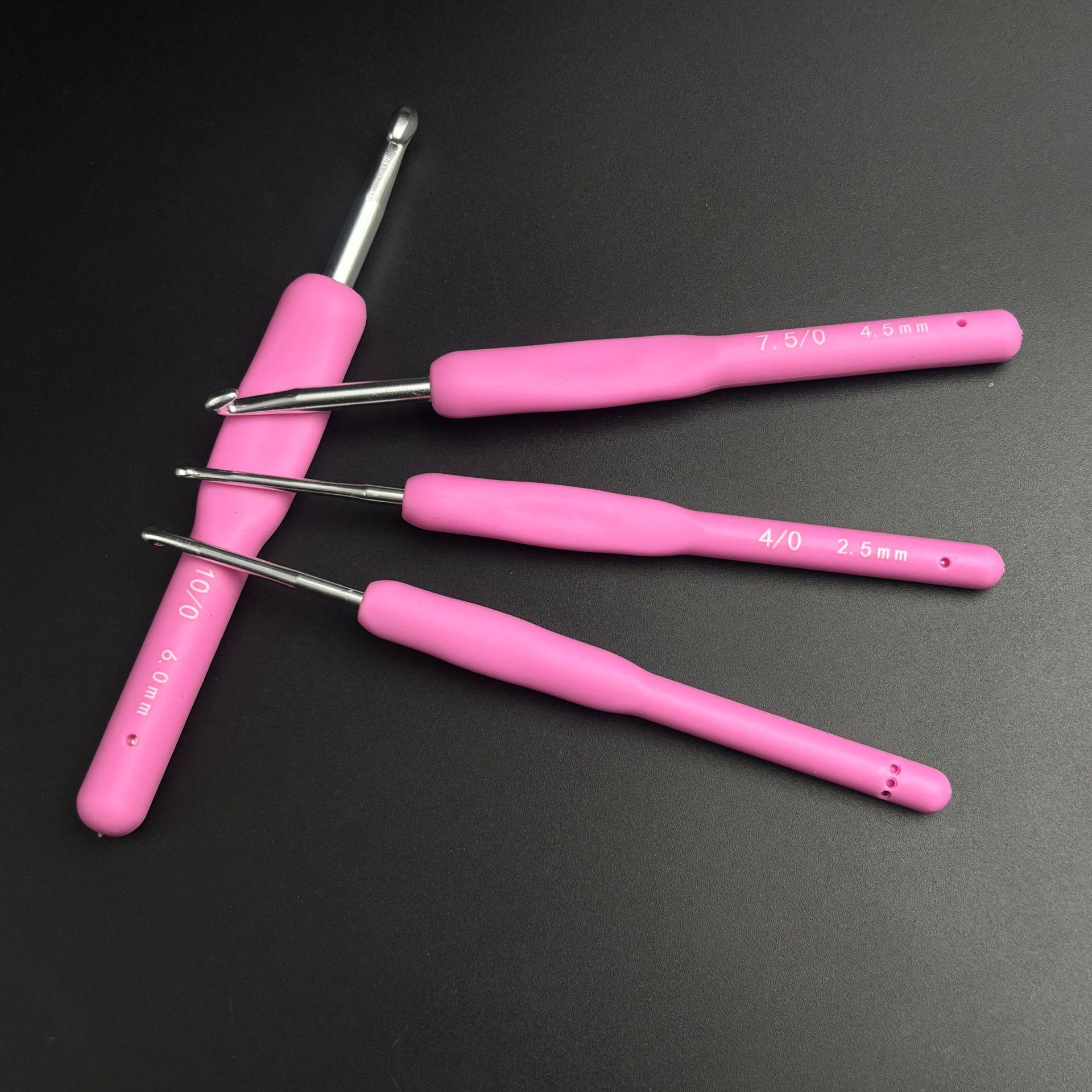 Fabricante rosa mango suave hilo de ganchillo tejido de ganchillo de una sola cabeza sólido TPR hilo de ganchillo sombrero muñeca gancho puntada