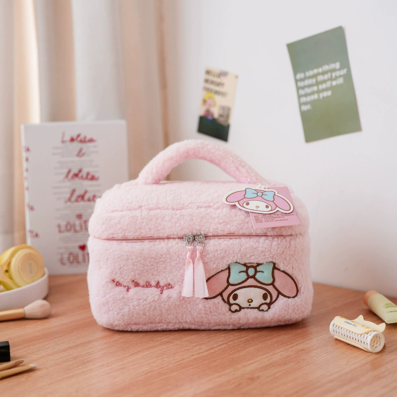 Косметичка Sanrio стеганая с синтепоном-наполнением, просторная дорожная организация, рисунки с героями