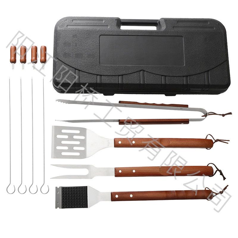 Spot Amazon Hot sale acero inoxidable parrilla al aire libre BBQ conjunto de caja de plástico parrilla herramientas de mango de madera conjunto completo