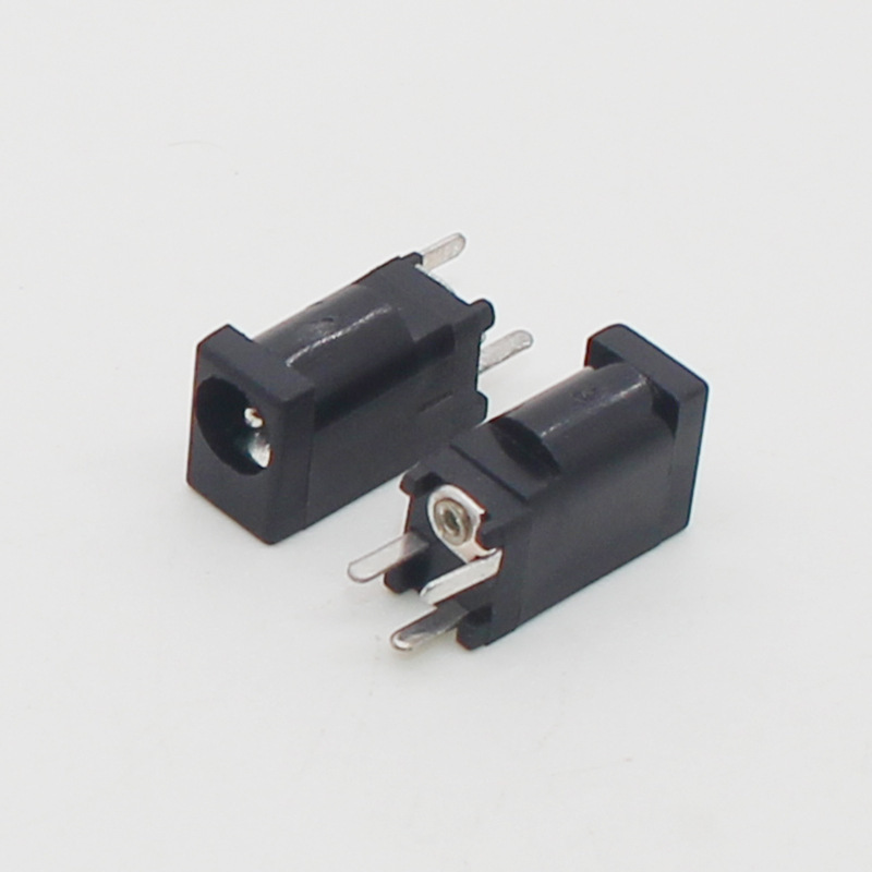 DC-002电源插座DC-002母座平针圆针立式DC-002铜阻燃5.5*1.3