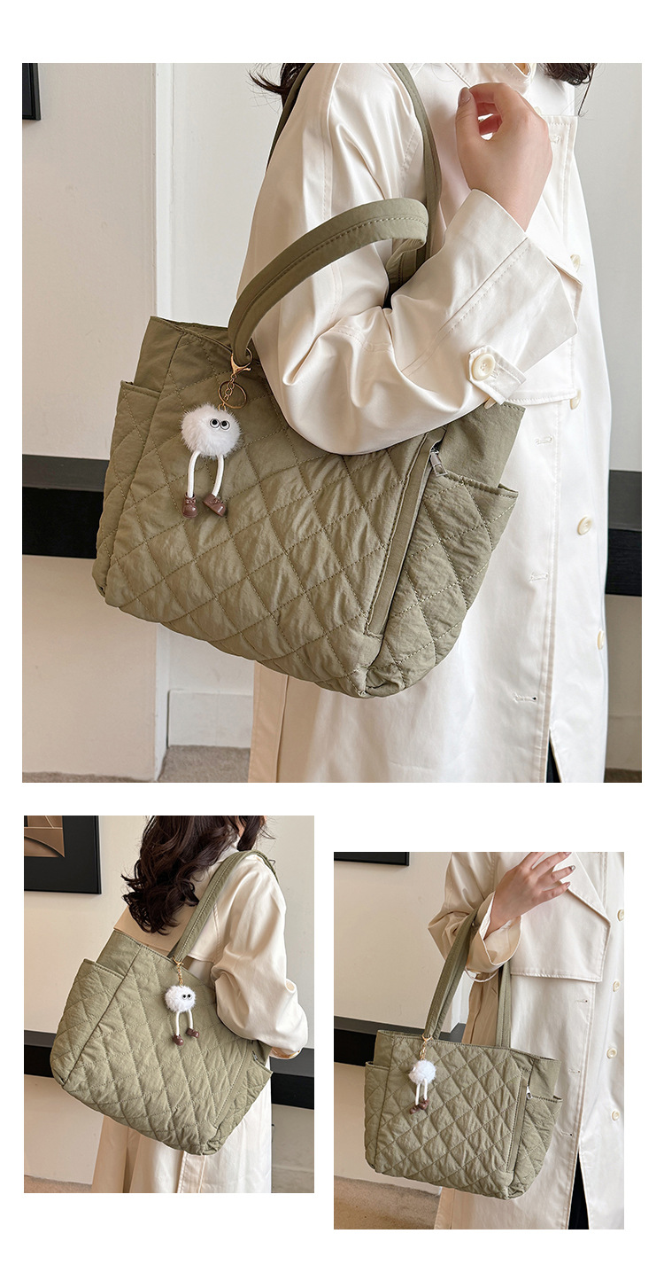 Women's Quilted Shoulder Bag Large Capacity Commuter Tote_voghion.com