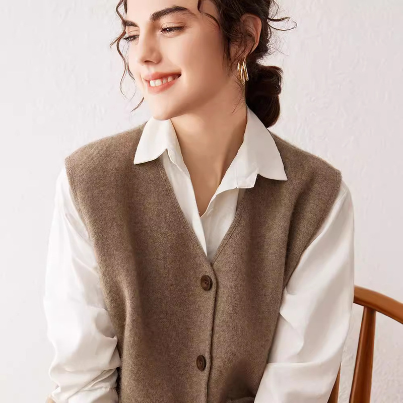 Autumn and Winter New Cashmere Knitted Vest V-neck Women's Sleeveless Cardigan with Pocket Single-breasted Stacked Outer Wear Autumn and Winter New Cashmere Knitted Vest V-neck Women's Sleeveless Cardigan with Pocket Single-breasted Stacked Outer Wear