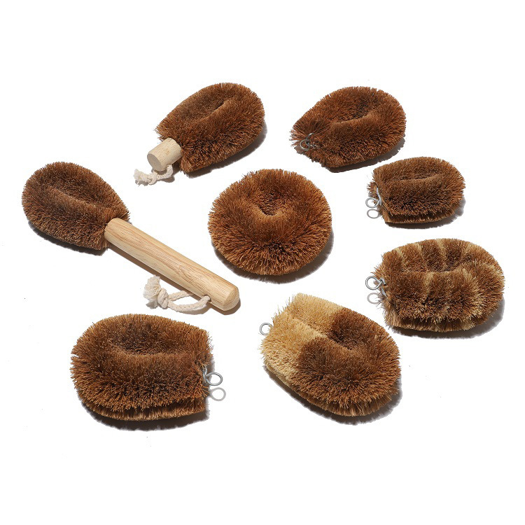 Cross-border in stock coconut palm ball pot washing brush long wooden handle can be hung pot brush kitchen cleaning brush round two-color pot bowl dish brush