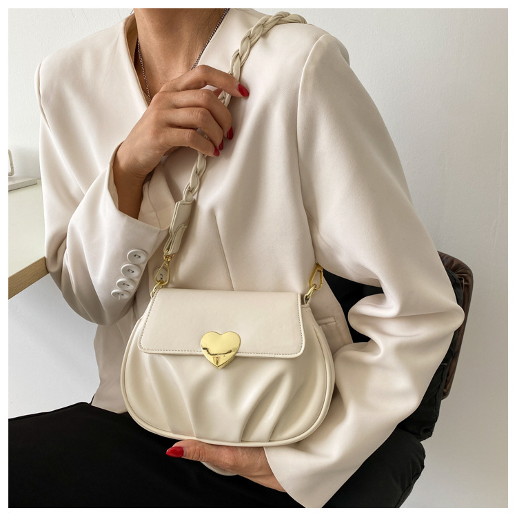 Wholesale Heart Buckle Fold One-shoulder Messenger Small Round Bag Nihaojewelry display picture 111