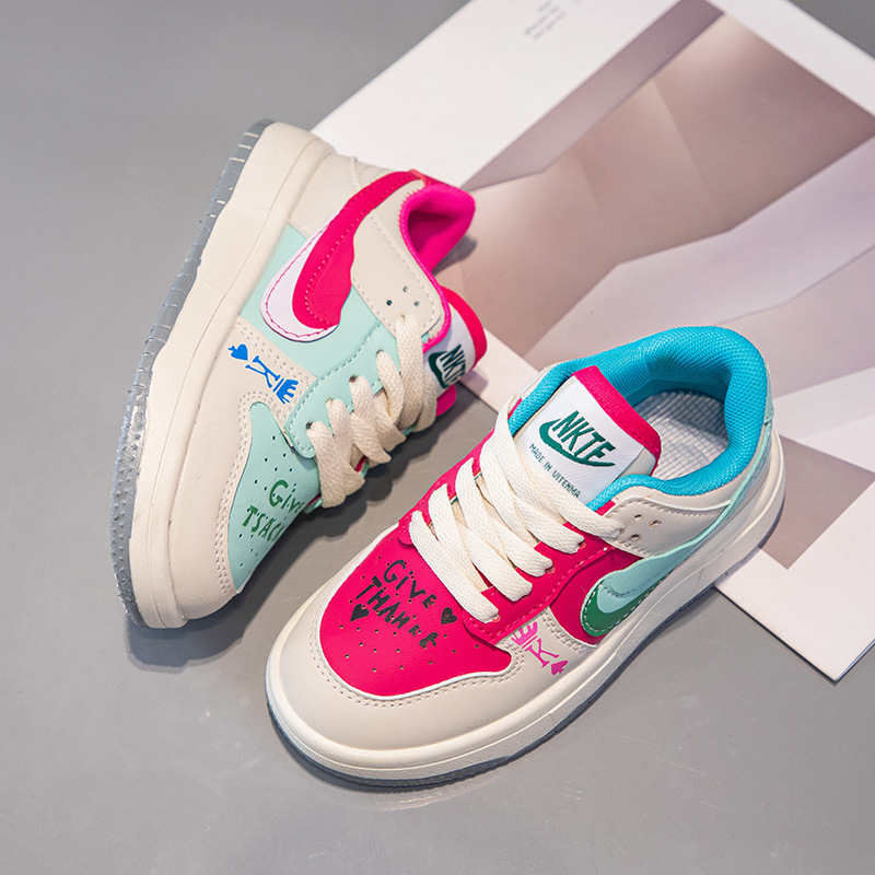 Zapatos de deporte de pato mandarín de corte bajo para niñas 2025 otoño nuevos zapatos deportivos altos para niños AJ moda para niños zapatos para niños de todo fósforo