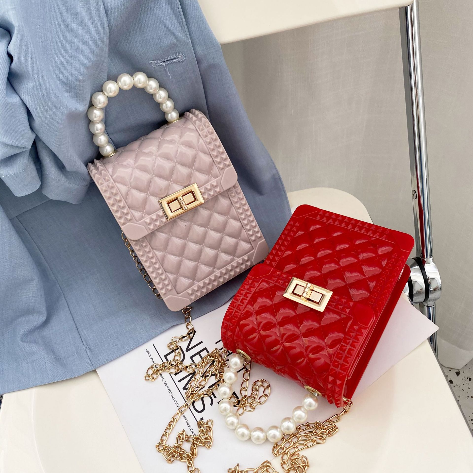 Fashion Jelly Color Handbag Geometric Pearl Messenger Bag display picture 4