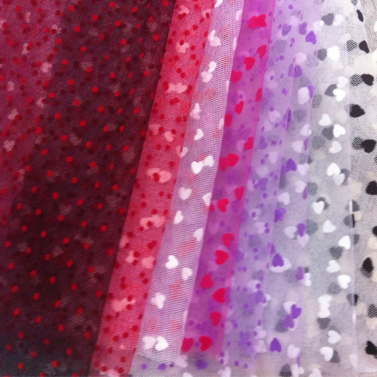 Q点桃心植绒网眼布 30A涤纶经编网布 裙纱女装连衣裙演出服网纱布