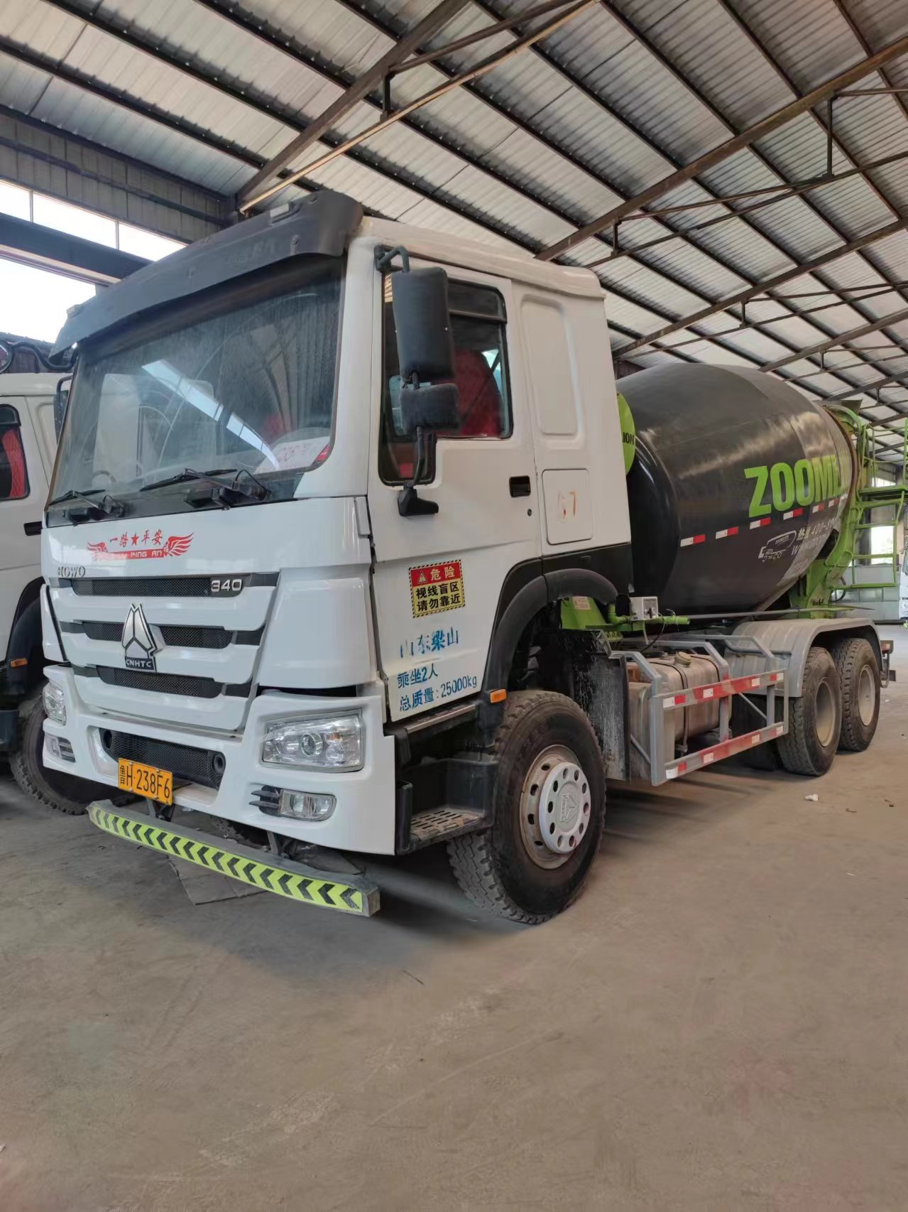 Used Dump Truck for Export, Shaanxi Automobile Delong F3000 6X4 Rear Eight-Wheel Dump Truck with Weichai Engine