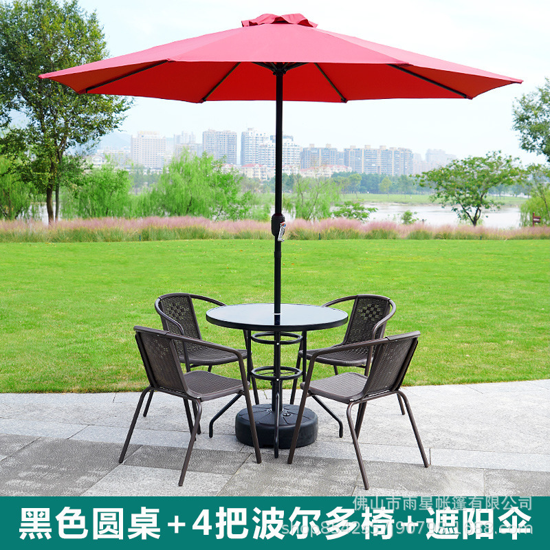 Mesas y sillas de exterior con paraguas y sillas de mimbre Sillas de exterior de tres piezas Balcón de ocio al aire libre Mesa de centro pequeña Mesa y sillas de patio de hierro forjado