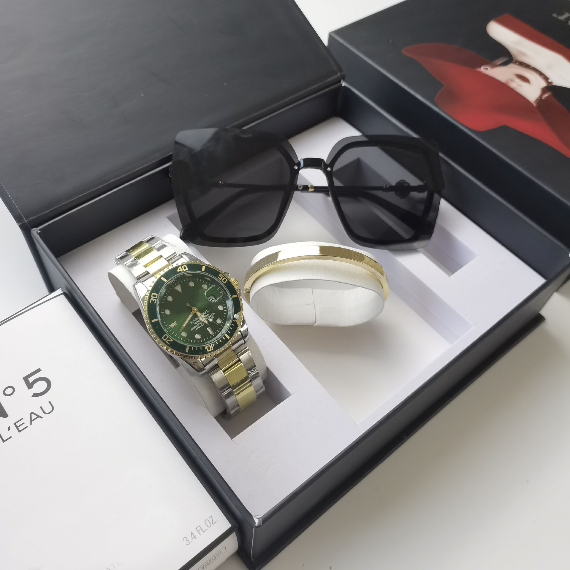 Sunglasses set golden green law