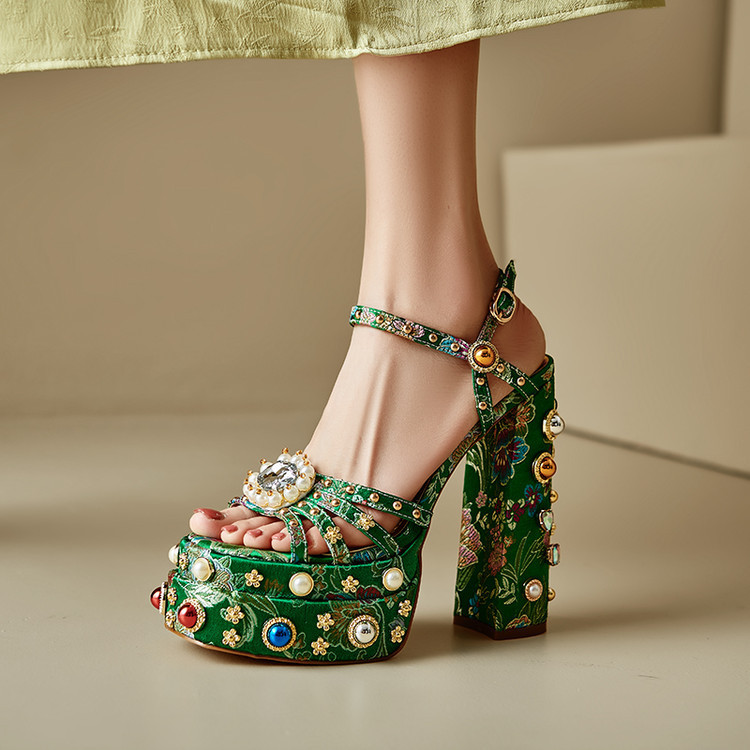 Fashion Pearl Studded Square-Toe Platform Sandals with Thin Straps, Open Toe, Chunky Heel 15cm, Model Petite High Heels Sandals