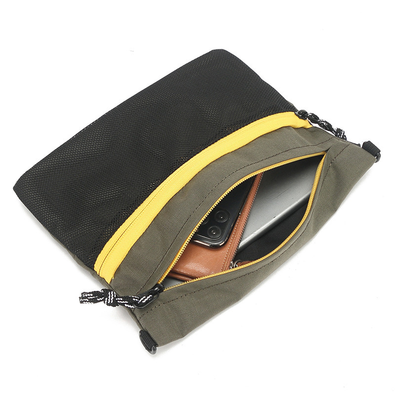 Große Herren-Sport-Umhängetasche mit großem Fassungsvermögen, Farbblock-Design_voghion.com