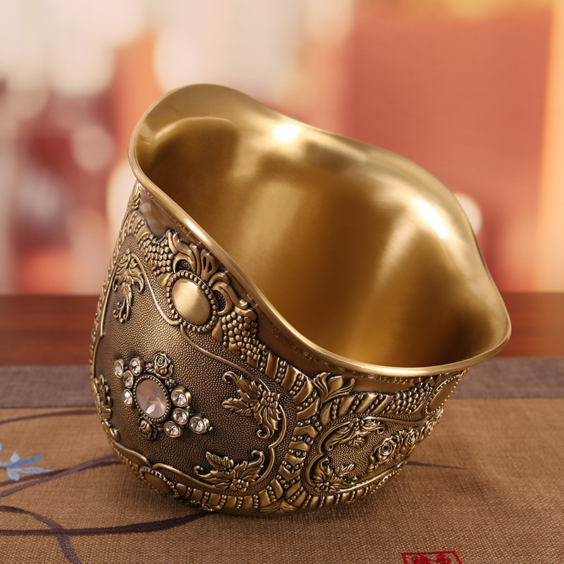 European Style Boutique Desktop Trash Bin Bedroom Bedside Table Snack Peel Grocery Container Lid Creative Coffee Table Decorations European Style Boutique Desktop Trash Bin Bedroom Bedside Table Snack Peel Grocery Container Lid Creative Coffee Table Decorations