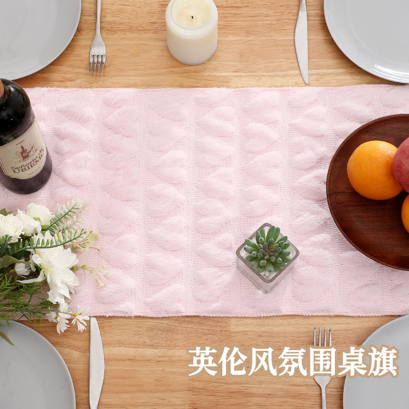 2025跨境新款热卖家用餐厅装饰情人节爱心绗绣餐桌垫桌布桌旗|undefined