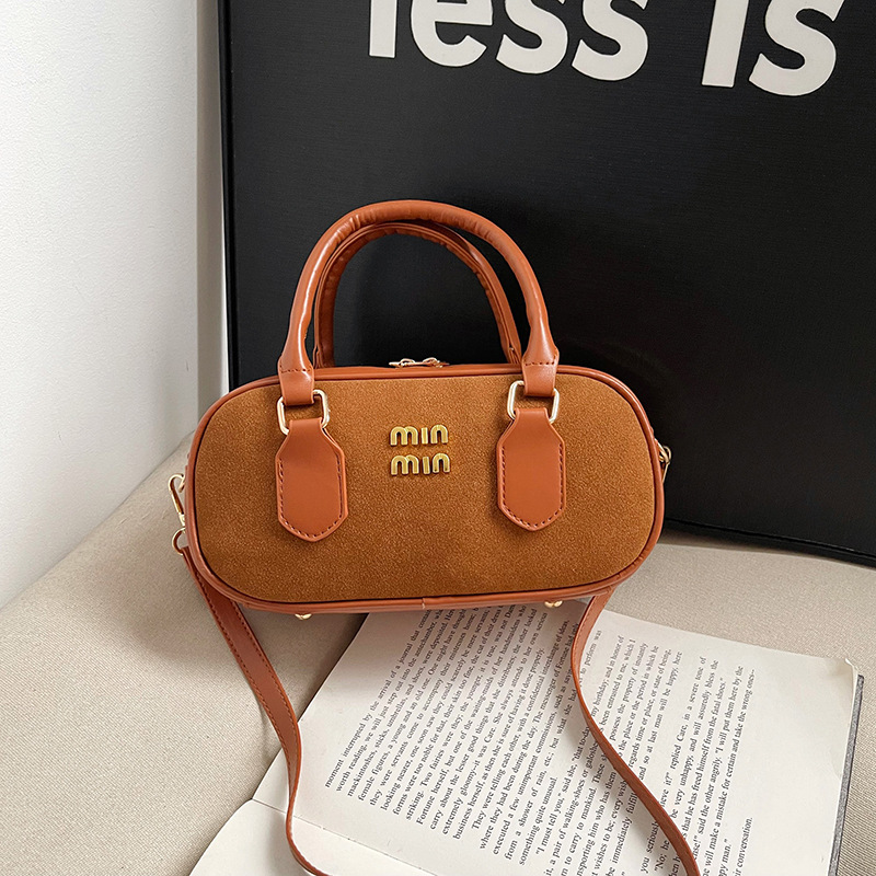 2024 Winter New Korean Style Personalized Commuter Portable Small Square Bag French Style Aesthetic Fashionable Simple Shoulder Crossbody Bag