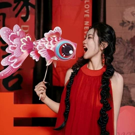 拉花、彩带;创意礼品套装;福字/福字贴